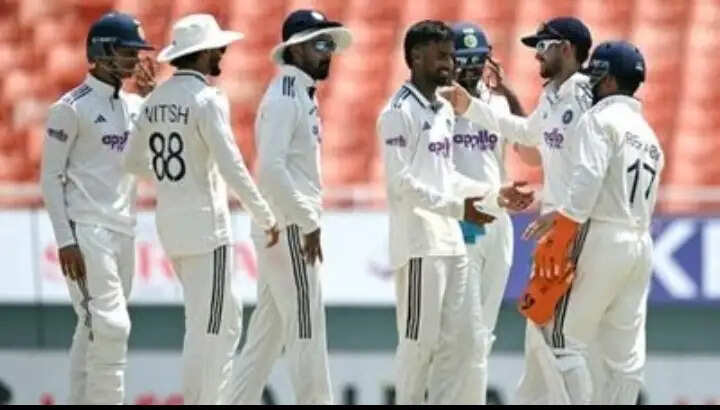 मानव सुथार के ऐतिहासिक छह विकेट, अफगानिस्तान 152 पर ढेर; भारत ने दिया फॉलोऑन