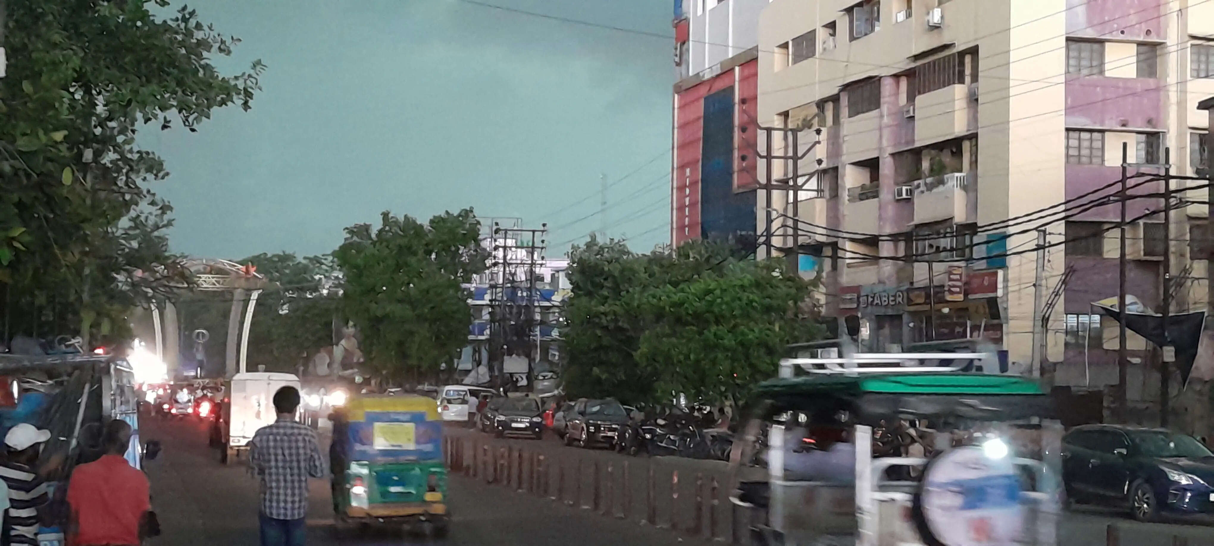 दक्षिण बंगाल के कई जिलों में झमाझम वर्षा, भीषण गर्मी और उमस से राहत