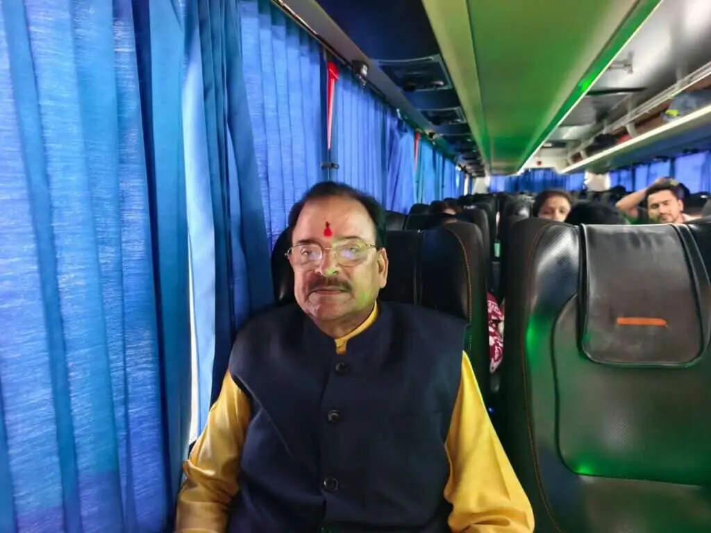 प्रधानमंत्री मोदी की ‘इंधन बचाओ अपील पर सांसद भट्ट ने की रोडवेज बस से दिल्ली यात्रा