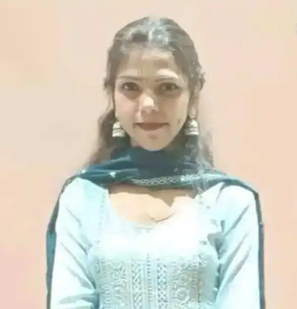 युवती ने फांसी लगाकर दे दी जान, प्रेमी विजय पर केस दर्ज