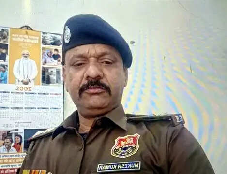 फरीदाबाद : सरकारी सम्मान के साथ सब-इंस्पेक्टर को दी अंतिम विदाई