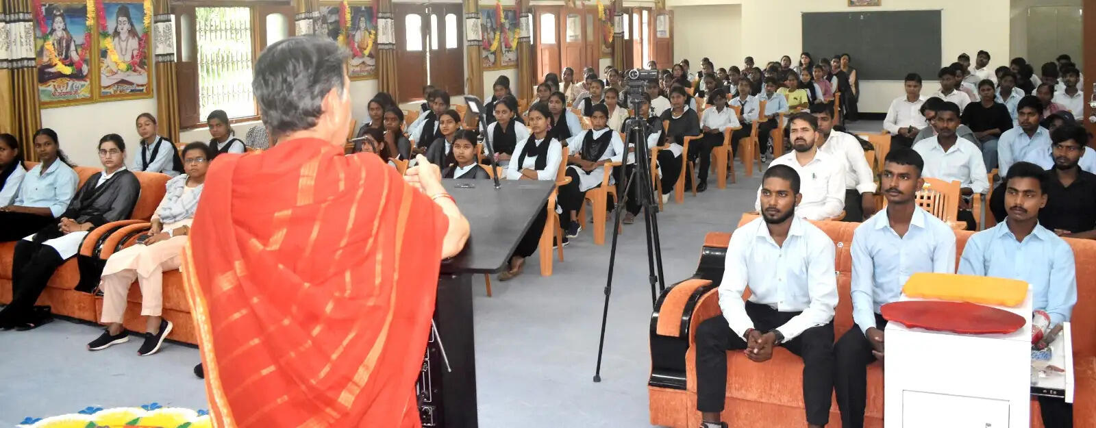 ज्ञानदाता ही नहीं, विद्यार्थियों के संवेदनशील परामर्शदाता भी बनें शिक्षक : डॉ. शीला सिंह