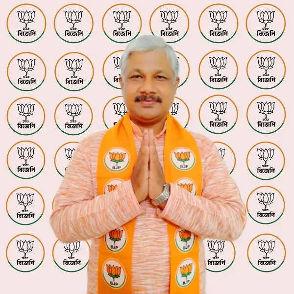 पश्चिम बंगाल में स्कूल और उच्च शिक्षा के लिए अलग-अलग मंत्री बनाकर कई लक्ष्यों को साधने की कोशिश