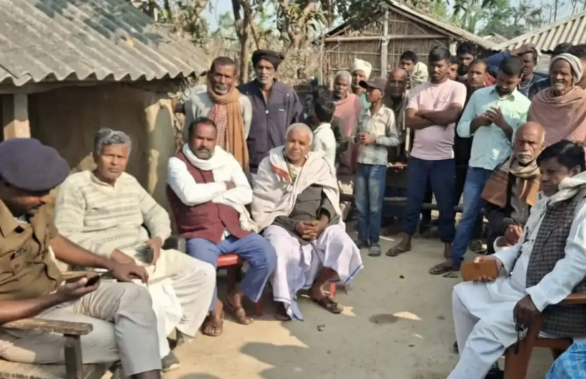 बरहरा पंचायत में फंदे से लटका मिला 60 वर्षीय व्यक्ति का शव, इलाके में सनसनी