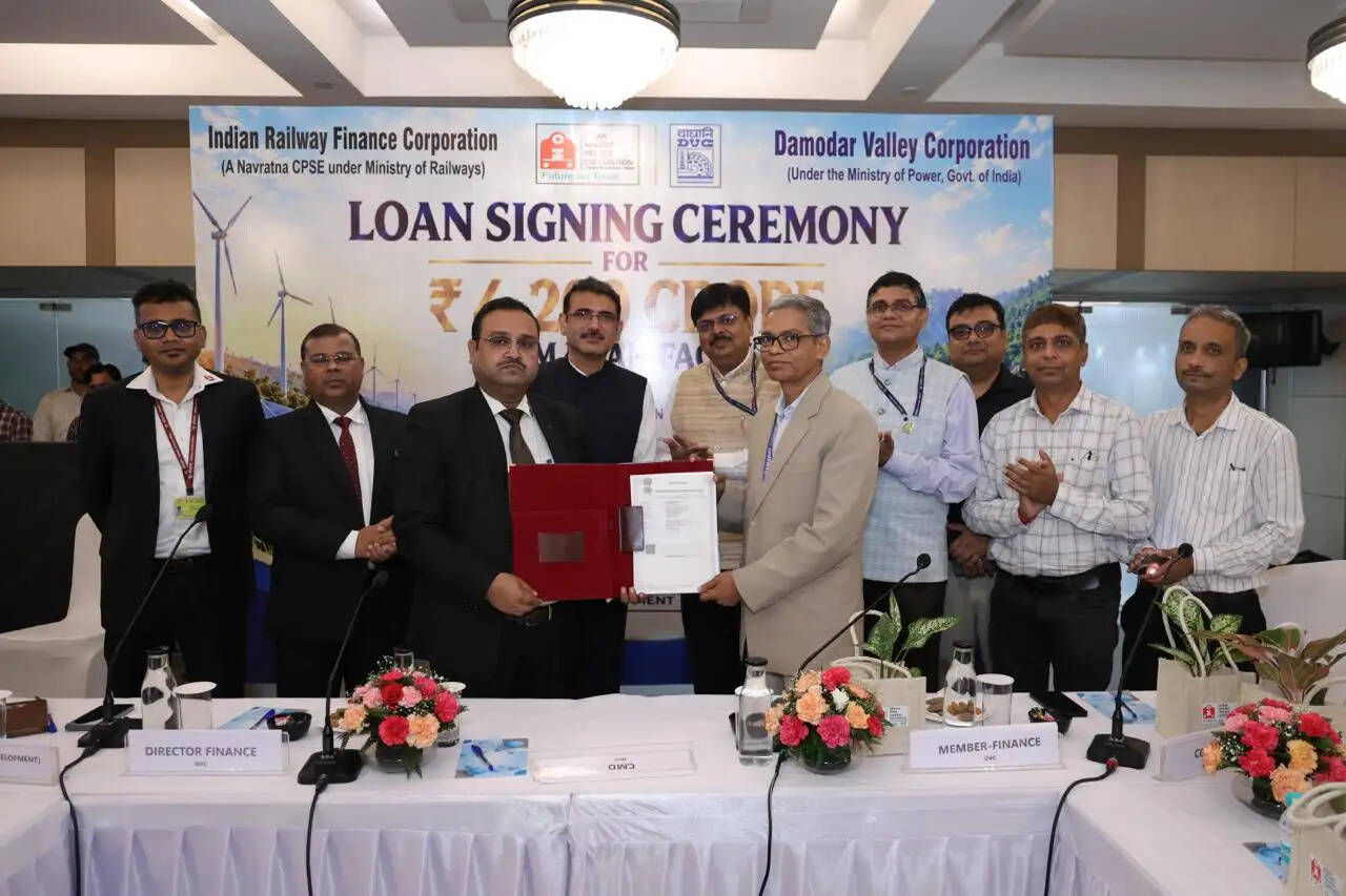 स्वच्छ ऊर्जा परियोजनाओं के लिए आईआरएफसी ने डीवीसी के साथ 4,200 करोड़ रुपये का ऋण समझौता किया