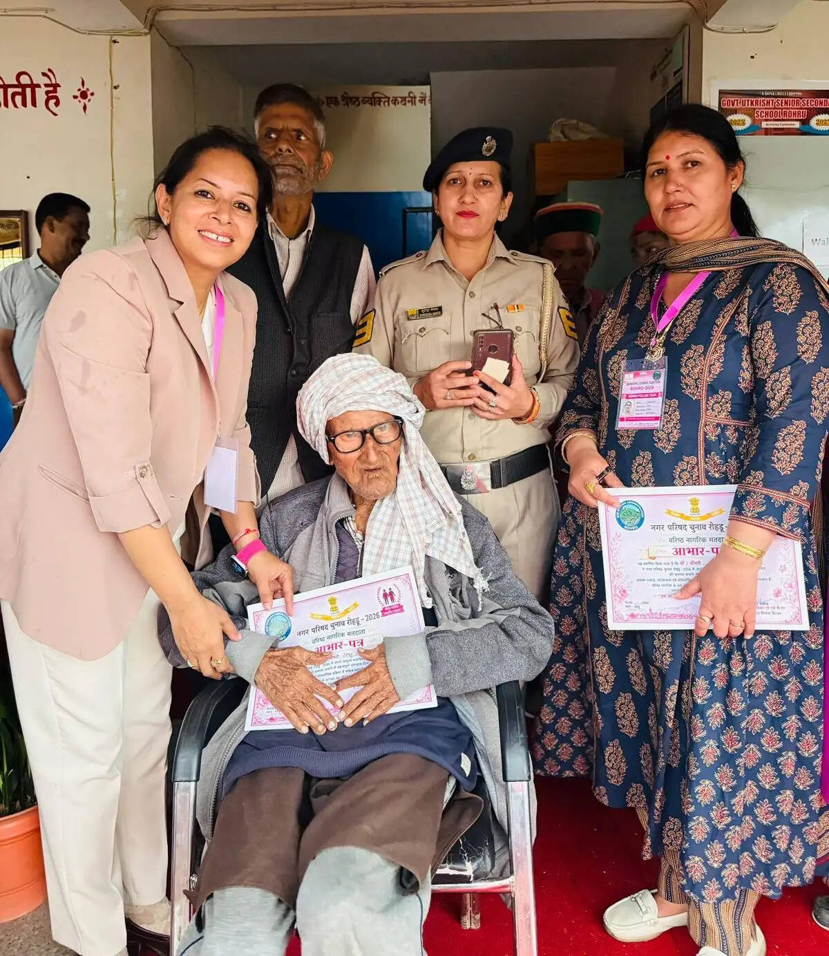 रोहड़ू नगर परिषद चुनाव : दोपहर तक 65 फीसदी मतदान, 106 वर्षीय बुजुर्ग ने डाला वोट