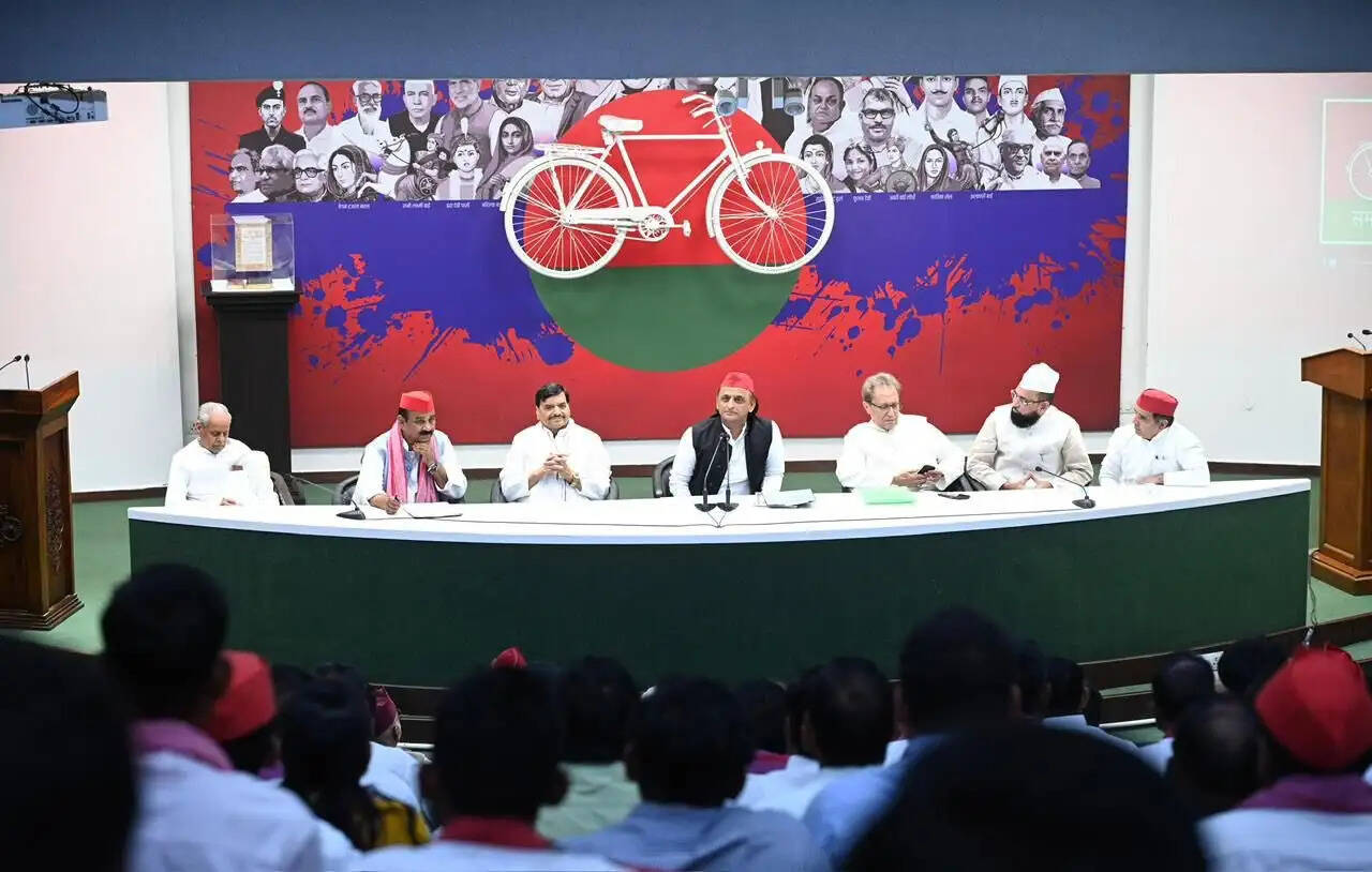 लोकतंत्र बचाने वाला होगा 2027 का विधानसभा चुनाव : अखिलेश यादव