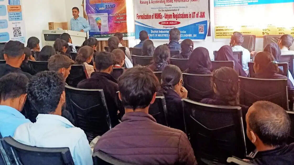 युवाओं को स्वरोजगार के लिए प्रेरित किया, रैम्प सहित कई योजनाओं की दी गई जानकारी