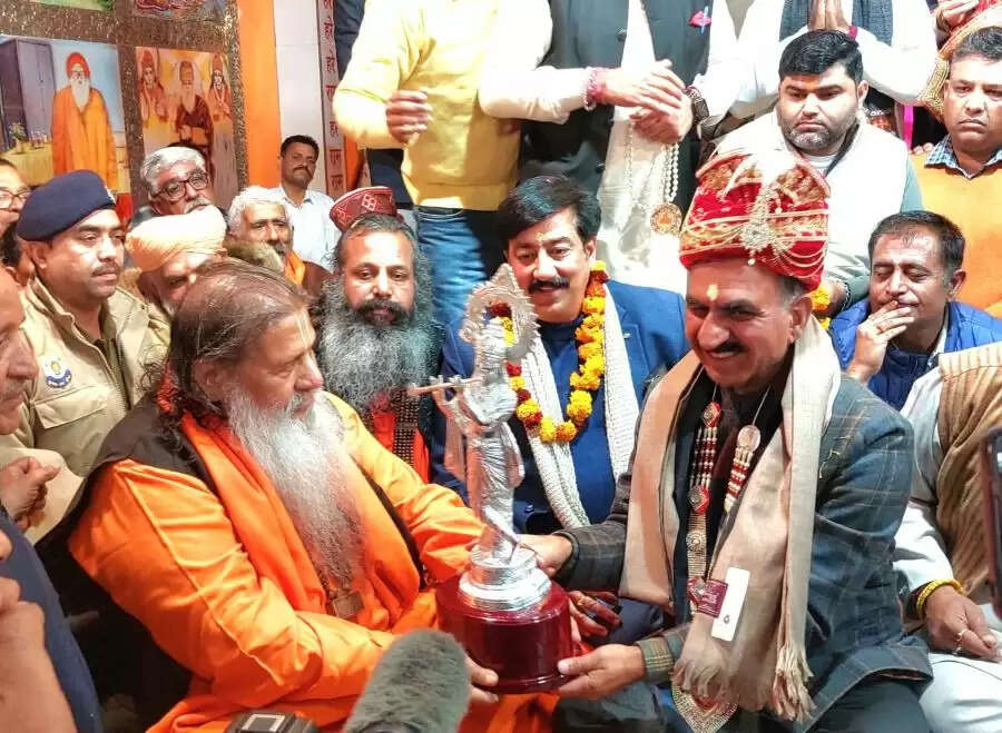 मुख्यमंत्री ने श्री राधाकृष्ण मंदिर कोटला कलां के धार्मिक उत्सव में लिया भाग