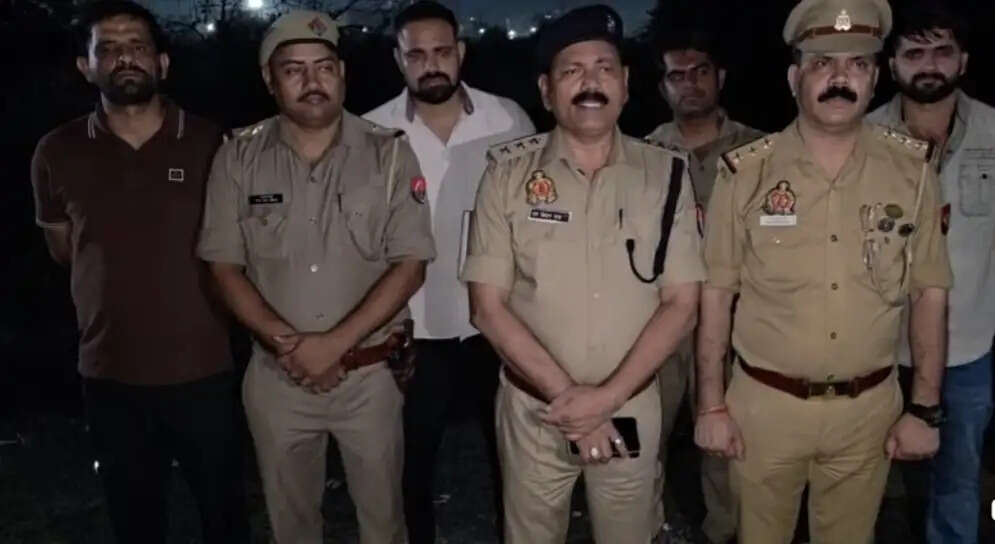 नाबालिक छात्राओं से सामूहिक दुष्कर्म करने वाले दाे बदमाश मुठभेड़ में गिरफ्तार