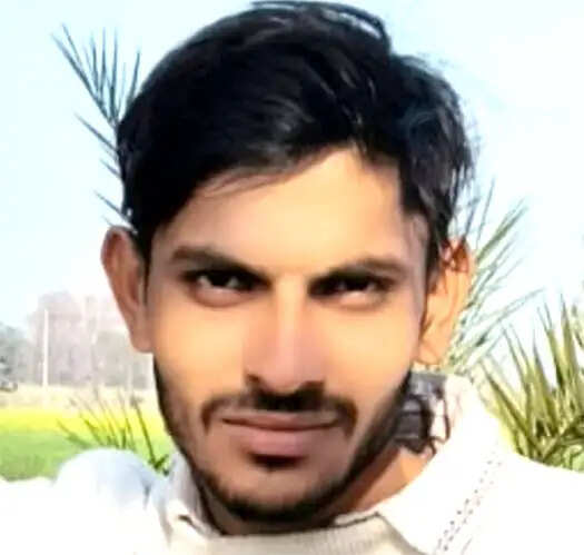 तेज रफ्तार डम्पर ने बाइक सवार युवक को कुचला