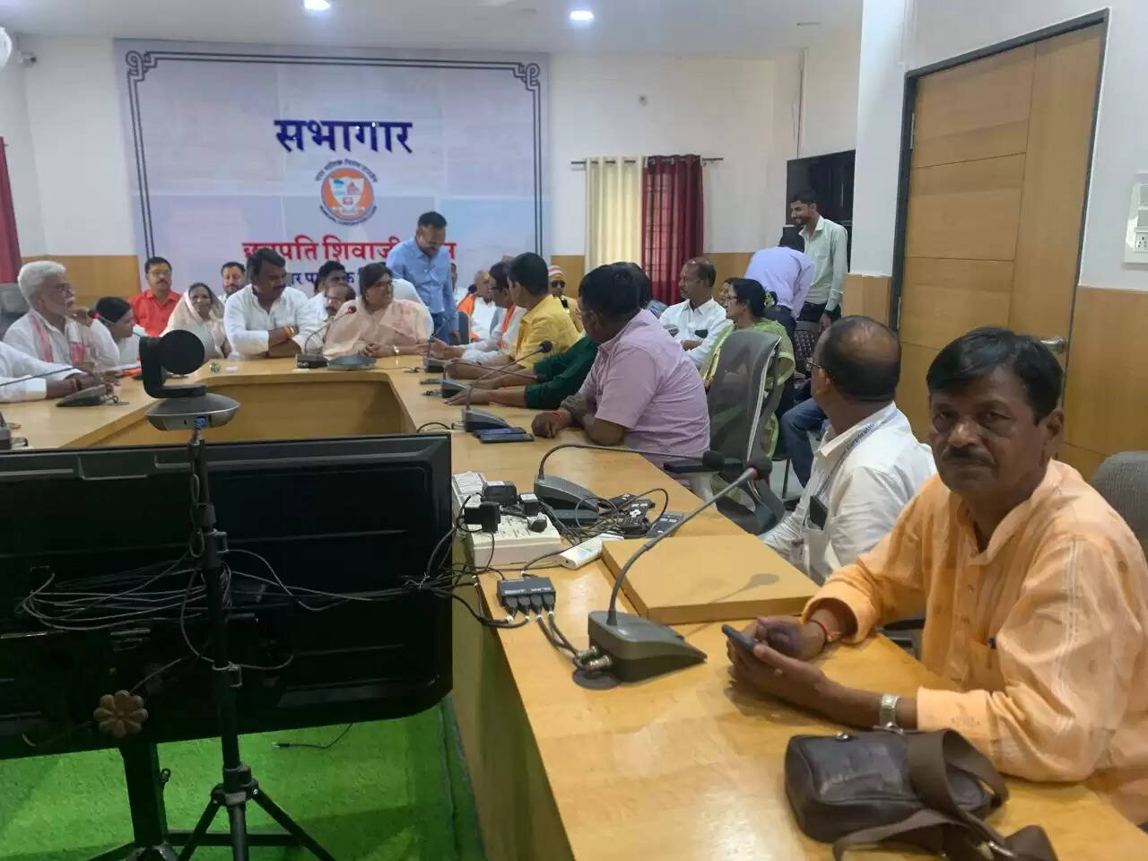 वाराणसी के पार्षद उज्जैन नगर निगम के एक्सपोजर विजिट पर, विभिन्न शहरी विकास विषयों पर की चर्चा