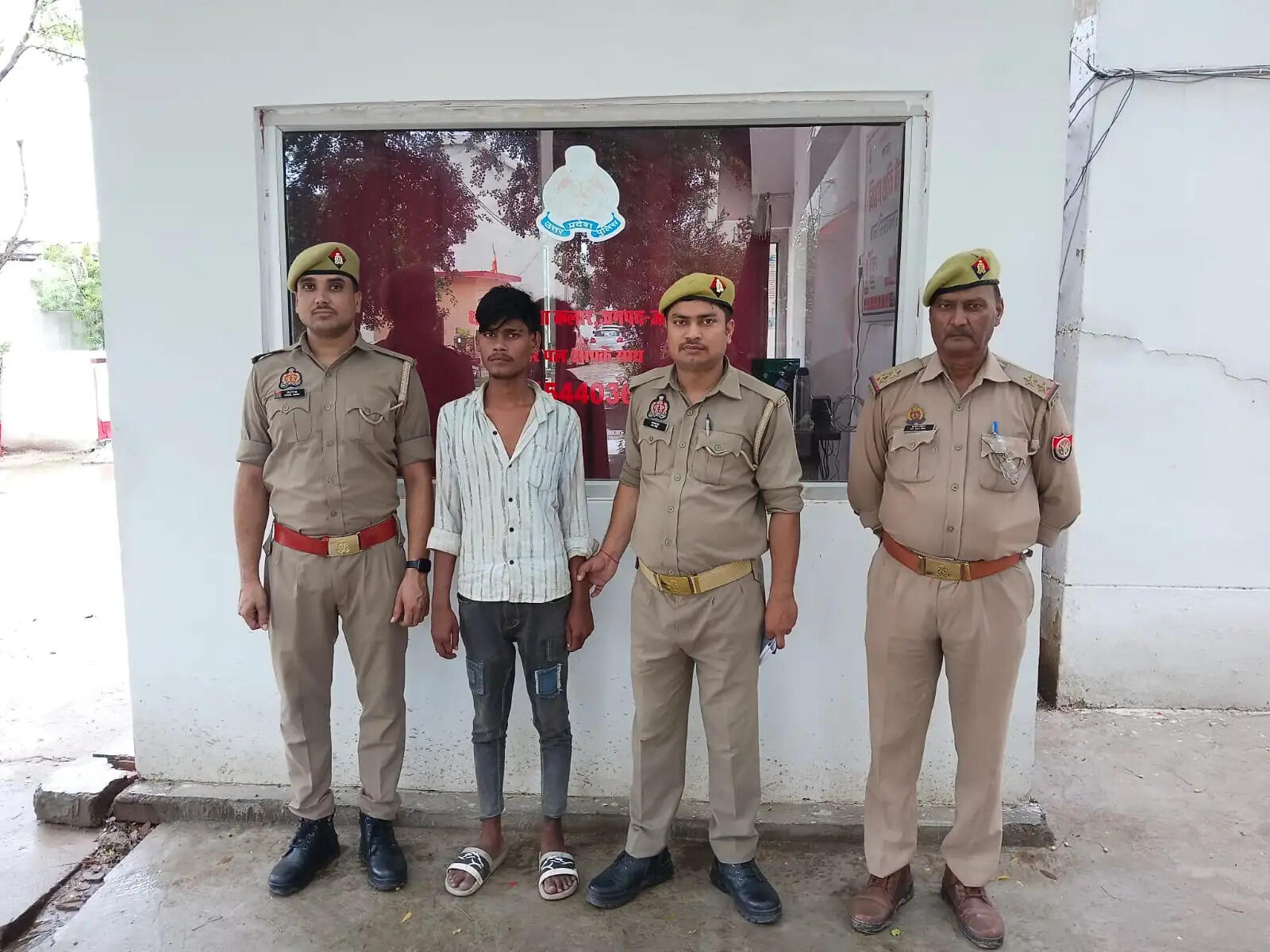 उरई : पॉक्सो एक्ट में फरार एक वारंटी गिरफ्तार