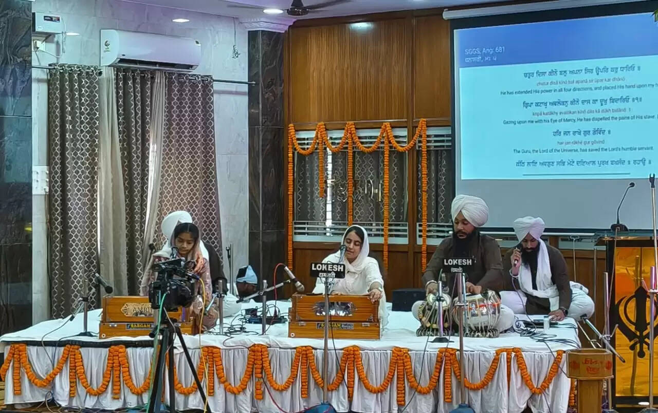 सिख समाज में गुरु नानक जयंती की धूम