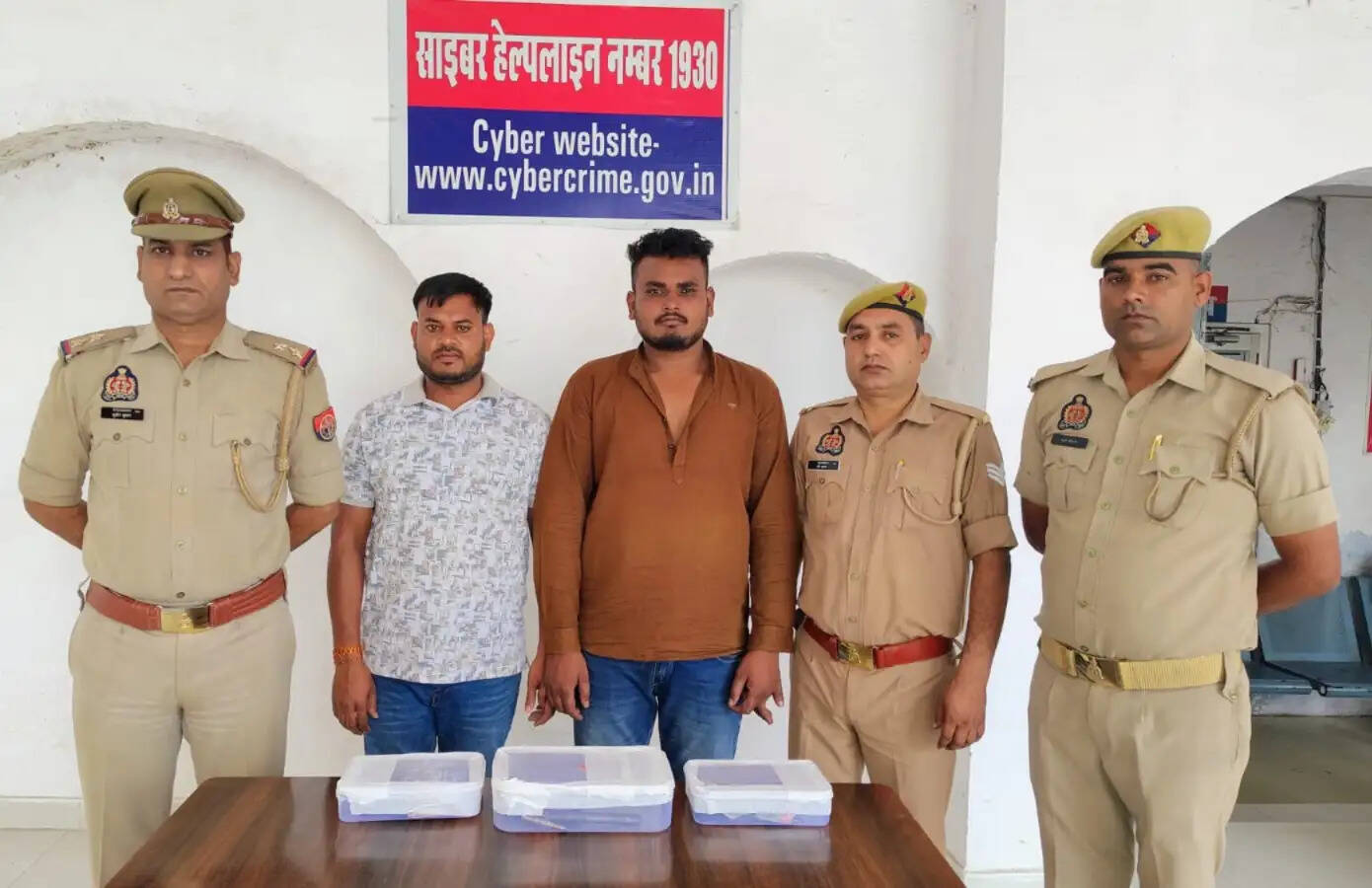 एटीएम कार्ड बदलकर ठगी करने वाले दो अभियुक्त गिरफ्तार