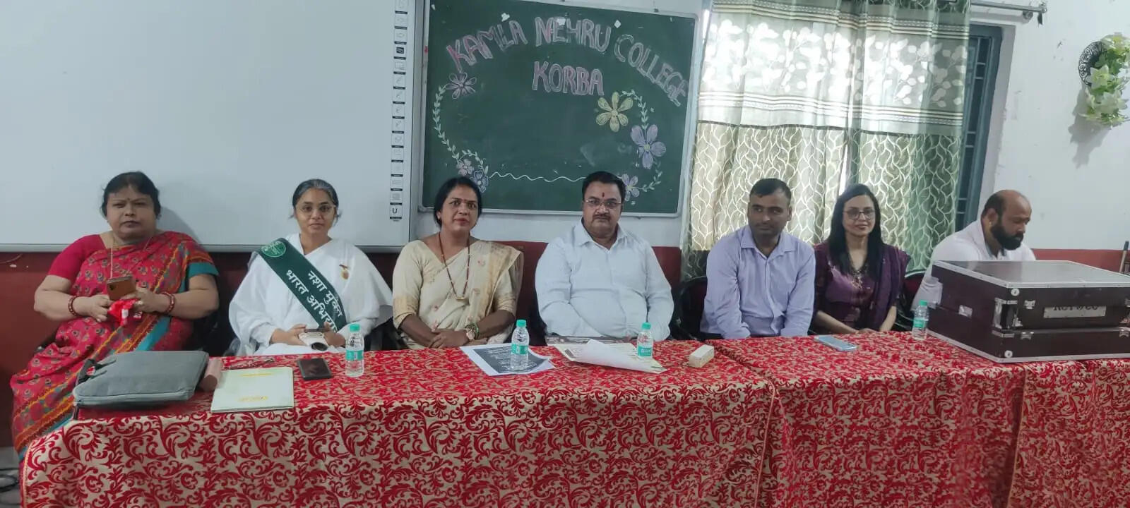 युवा पीढ़ी और बच्चों को तेजी से खोखला कर रहा मोबाइल और स्क्रीन एडिक्शन: डाॅ प्रशांत