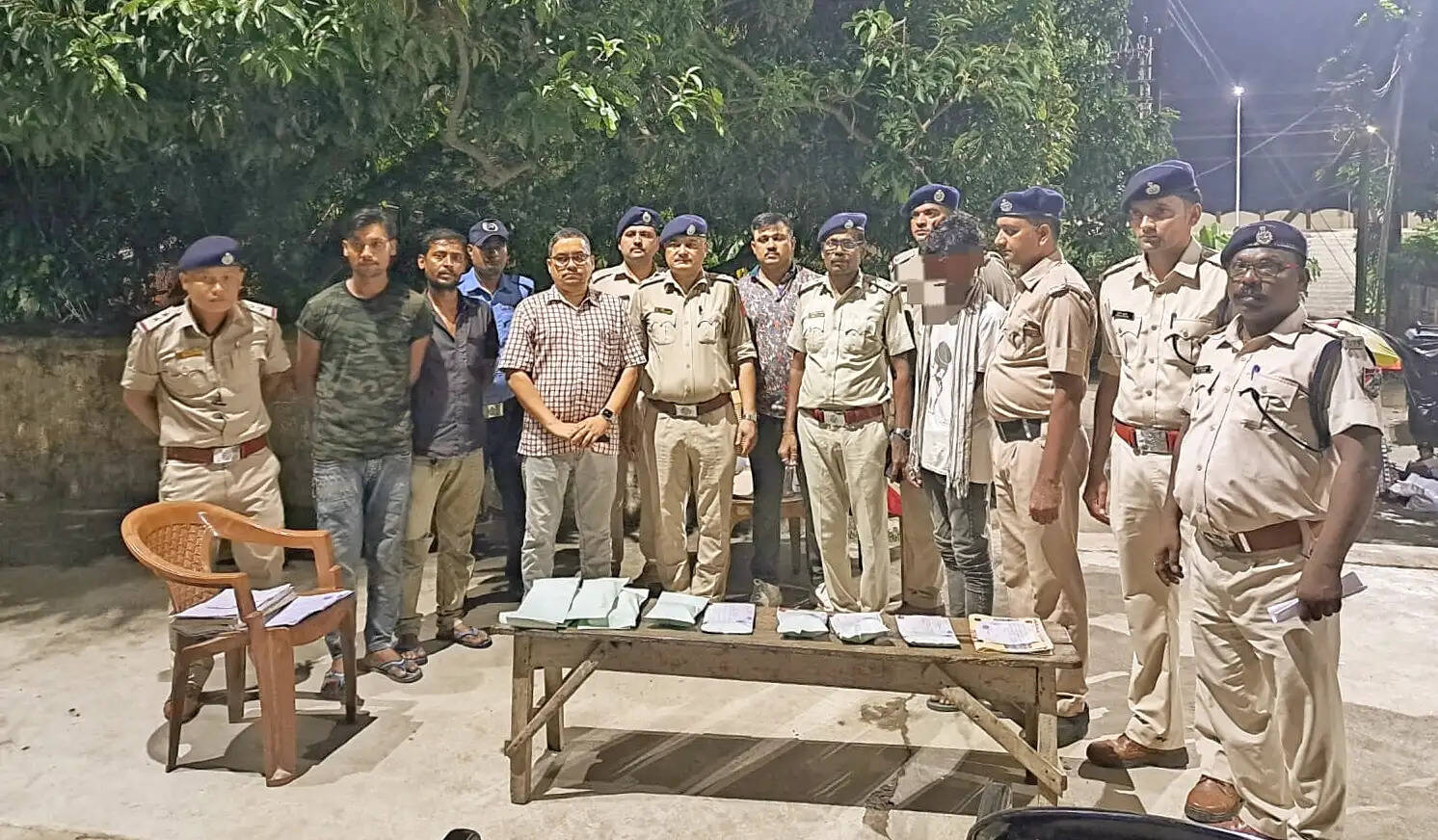 ऑपरेशन नार्कोस: बारसोई स्टेशन पर 2 करोड़ की ब्राउन शुगर के साथ अंतरराज्यीय तस्कर गिरफ्तार