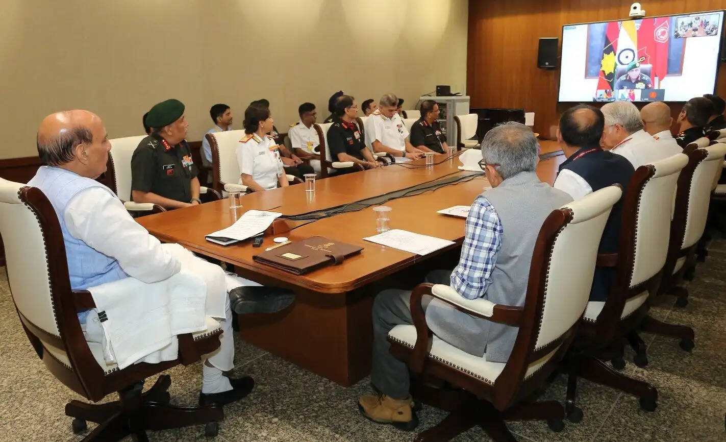 रक्षा मंत्री ने लखनऊ में देश के पहले सैन्य चिकित्सा विभाग का वर्चुअल उद्घाटन कर कहा, युद्धक्षेत्र की चुनौतियों से निपटना आसान होगा