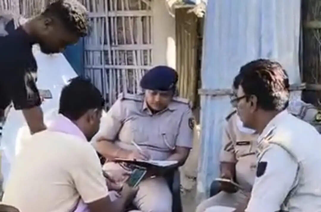 मुर्गी और मछली फार्म संचालक की संदिग्ध हालत में मिला शव,गांजा तस्करी में हत्या की आशंका,पुलिस जांच में जुटी