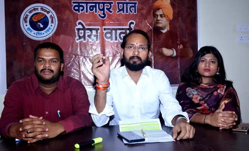 शैक्षिक सुधारों के प्रभावी क्रियान्वयन और राष्ट्रीय चुनौतियों पर सजगता समय की मांग : दिनेश यादव