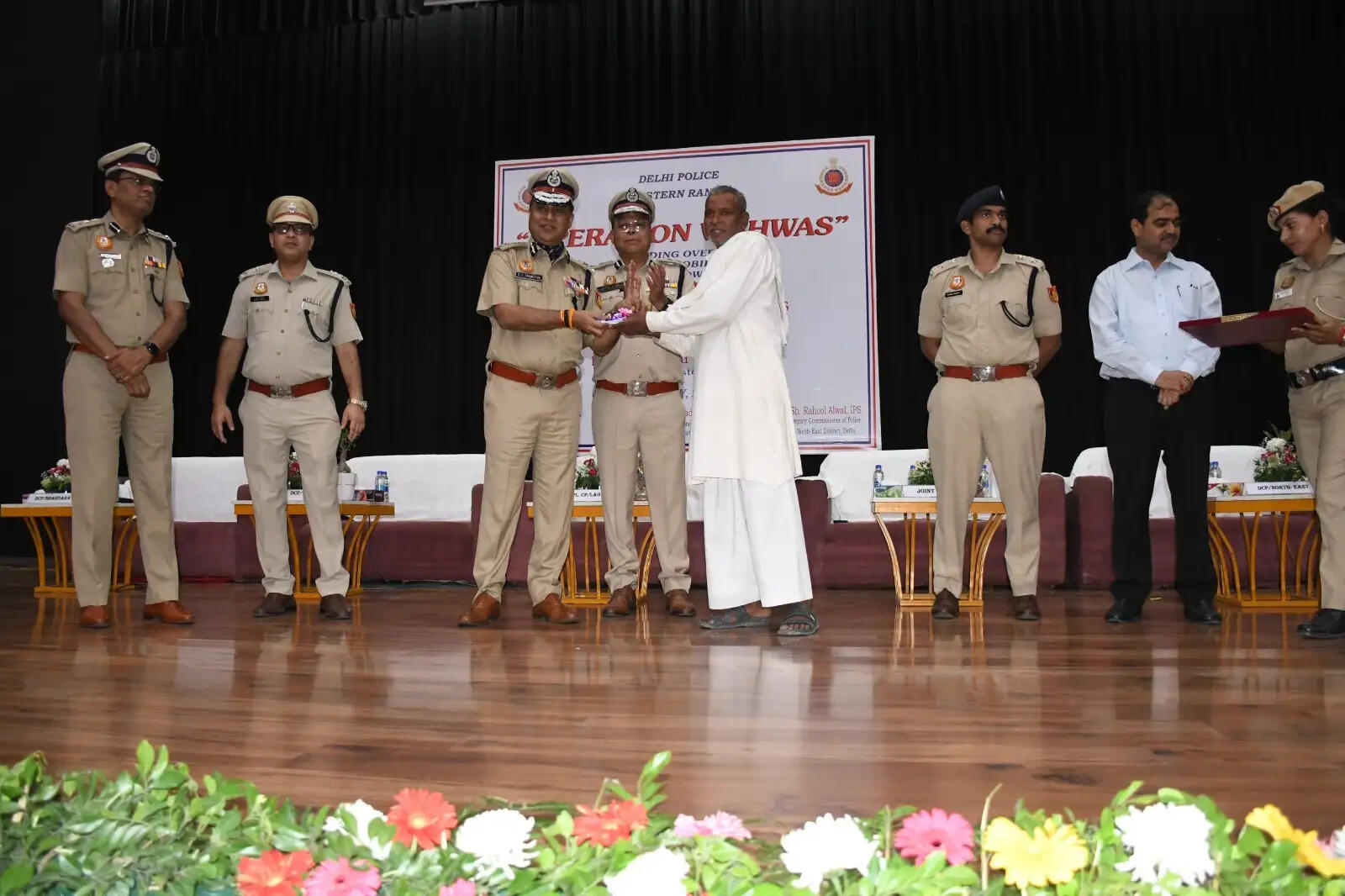 ऑपरेशन विश्वास: दिल्ली पुलिस ने लौटाए 532 खोए और चोरी हुए मोबाइल