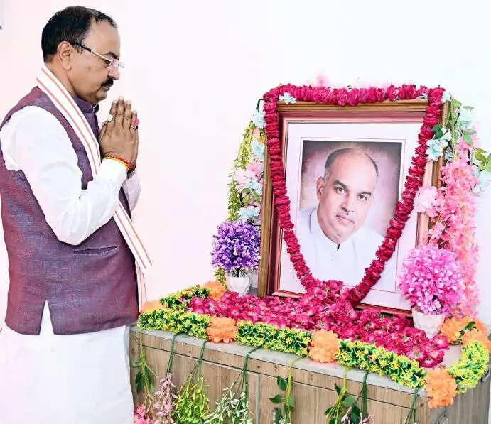 डॉ. श्यामा प्रसाद मुखर्जी का पूरा जीवन भारत की एकता के लिए समर्पित : केशव प्रसाद मौर्य