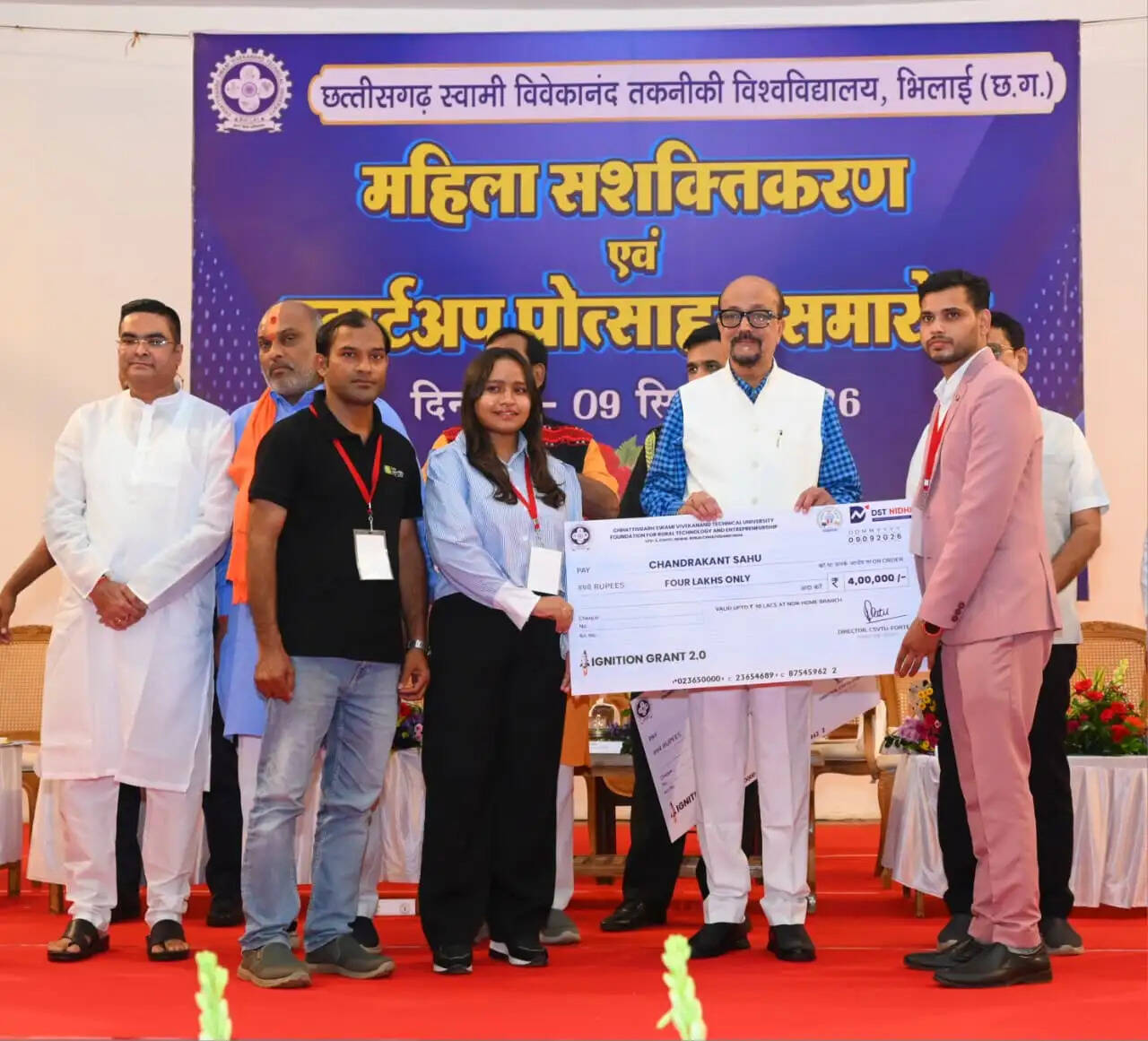 नारी शक्ति और युवा नवाचार से बनेगा नया छत्तीसगढ़ : राज्यपाल रमेन डेका
