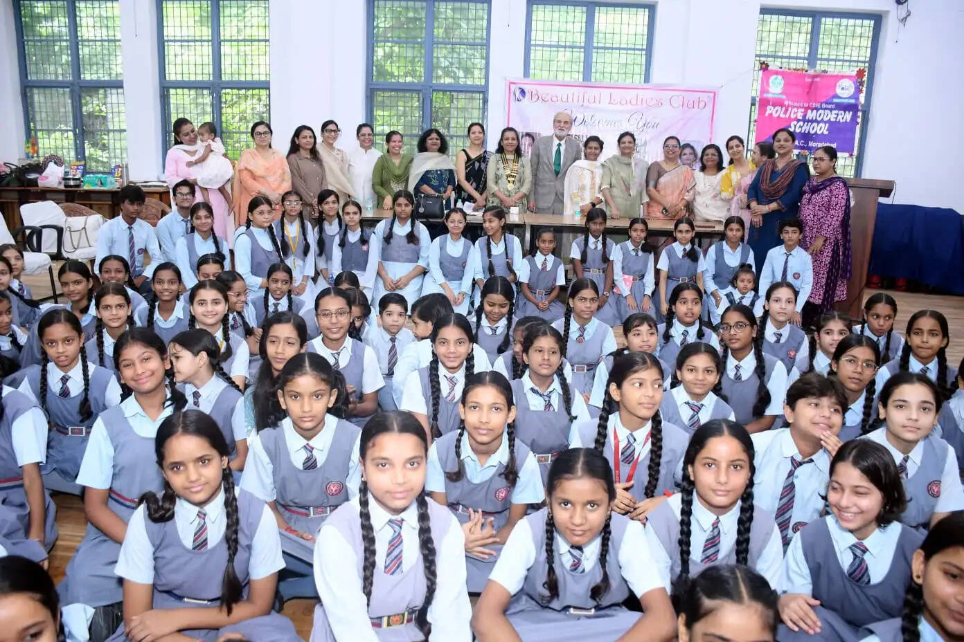 ब्यूटीफुल लेडीज़ क्लब ने 22 जरूरतमंद छात्र-छात्राओं की फीस जमा कर शिक्षा का दिया संबल