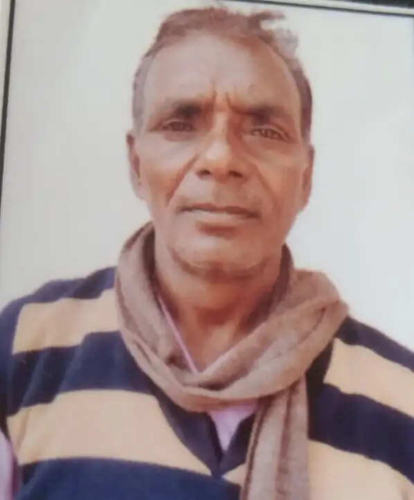 सड़क दुर्घटना में घायल ट्रैक्टर चालक की मौत