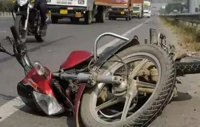 मुरैना: तीन बाइकों की आमने-सामने भिड़ंत, दो की मौत, दो गंभीर