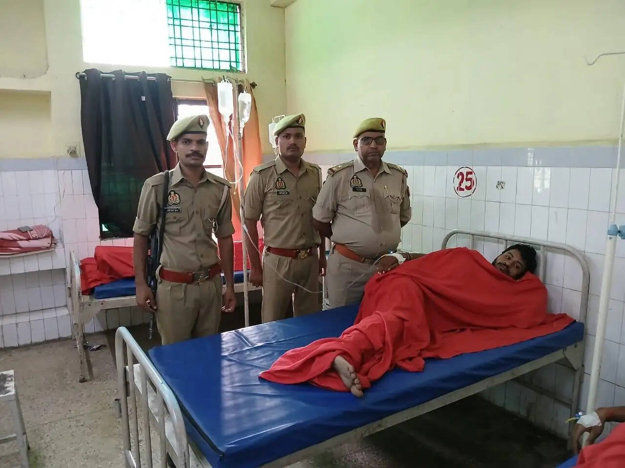 जाैनपुर में दूल्हे की हत्या में शामिल चार आरोपित पुलिस मुठभेड़ में गिरफ्तार, मुख्य आरोपित पकड़ से बाहर