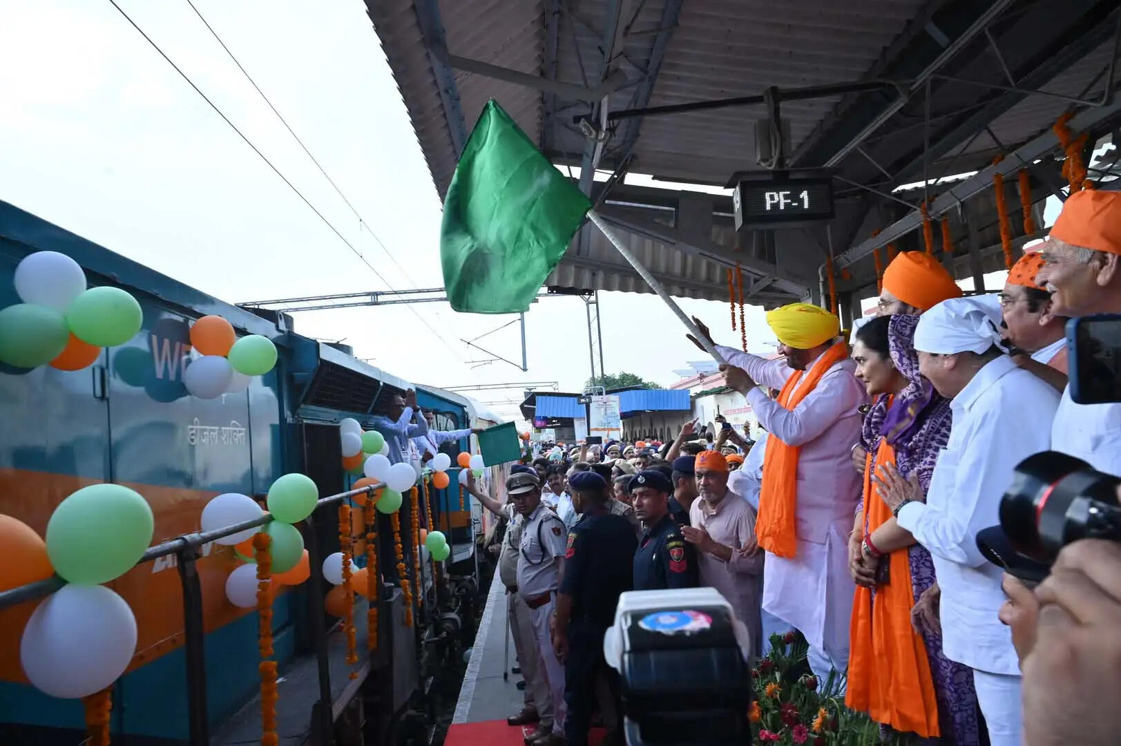 सिरसा: गुरु गोबिंद सिंह ने दुनिया को दिया अमर संदेश: सीएम