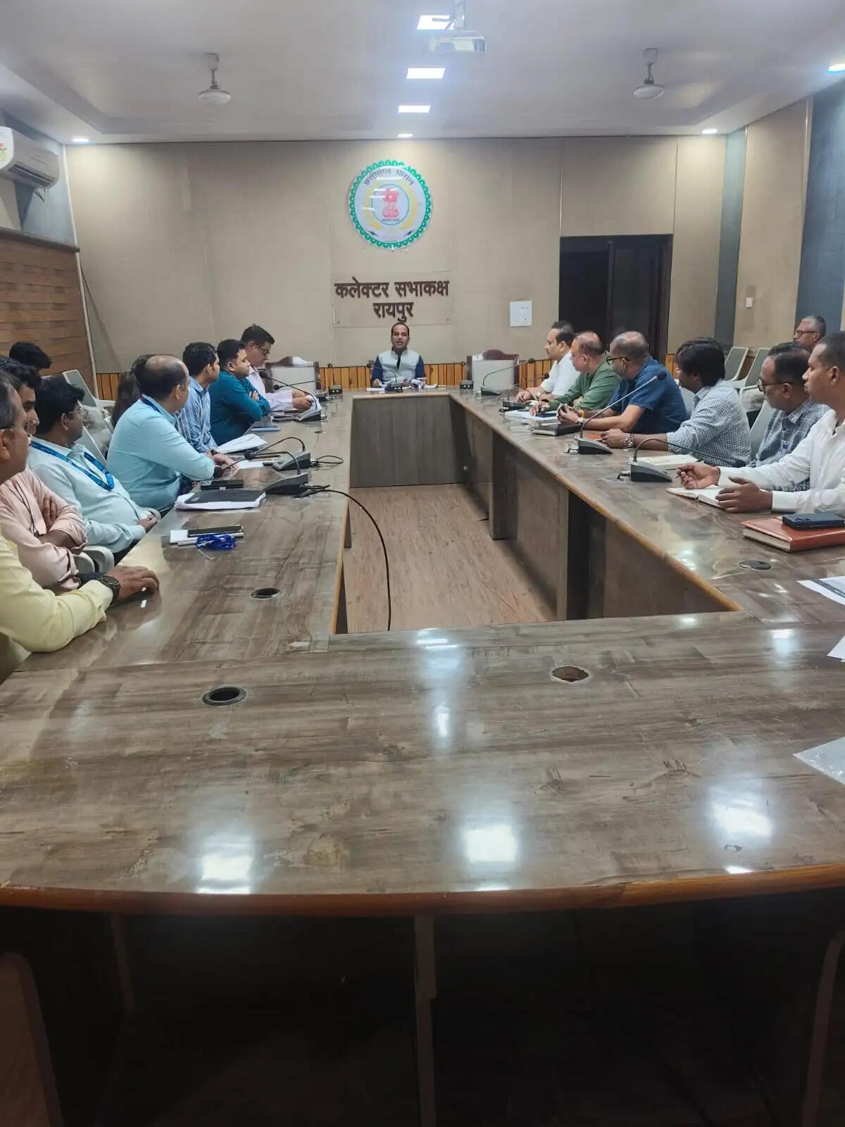 रायपुर : कलेक्टर ने ली प्रधानमंत्री सूर्यघर योजना की समीक्षा बैठक