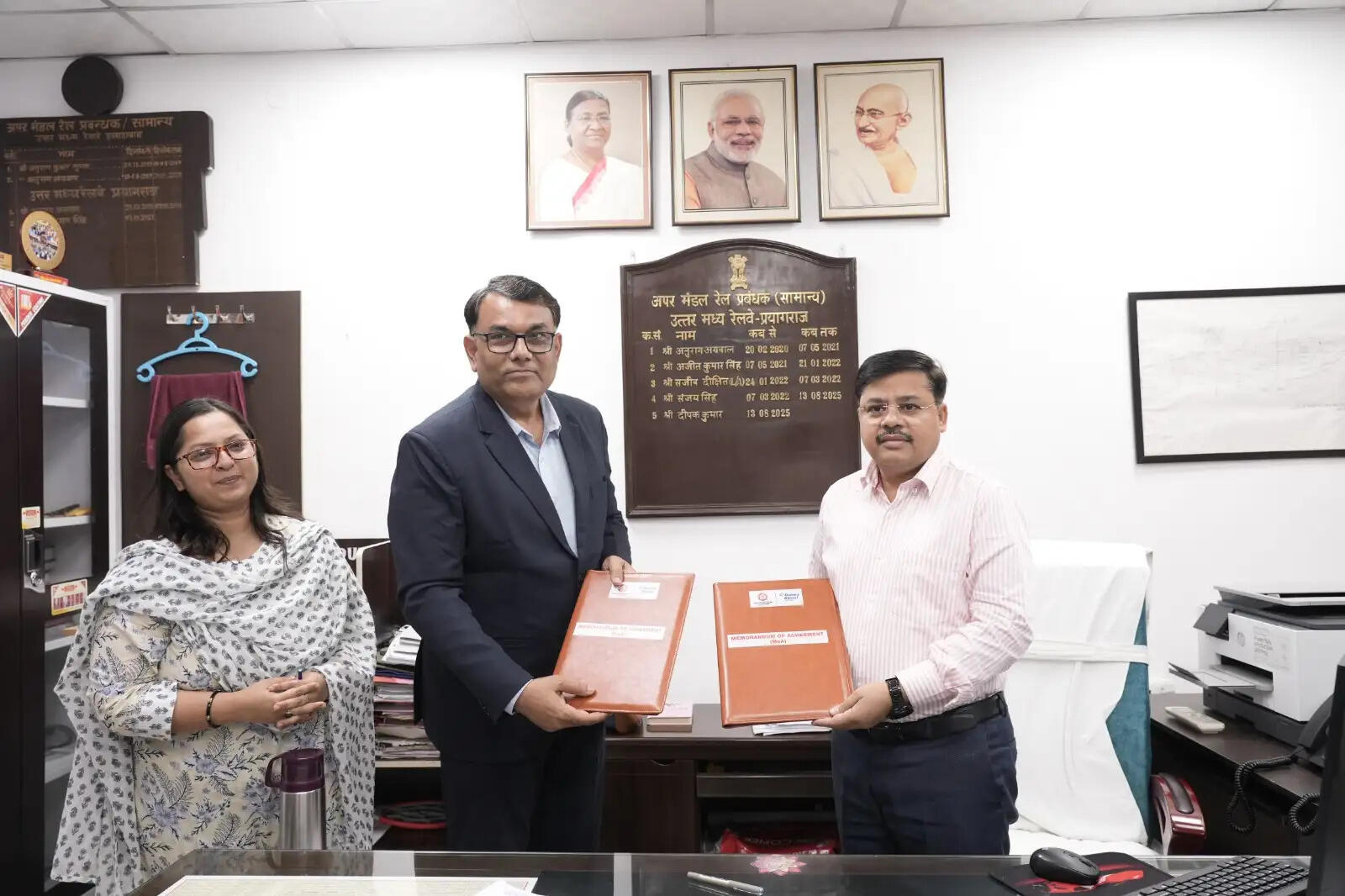 चुनार से सीमेंट ढुलाई के लिए डालमिया सीमेंट और उत्तर मध्य रेलवे में करार