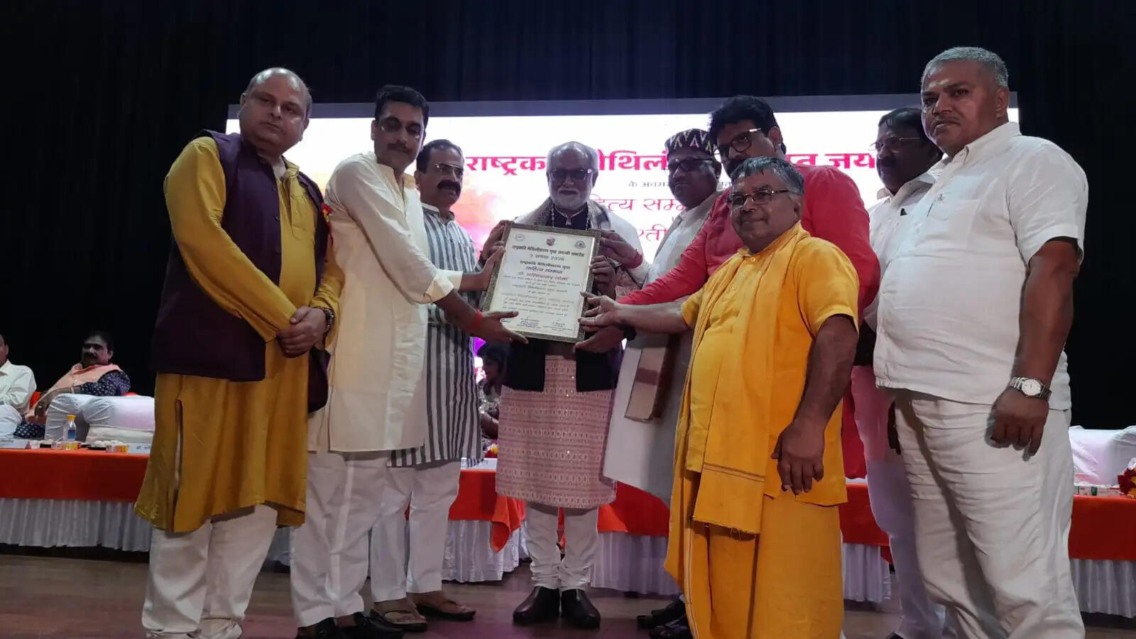 डॉ. सच्चिदानंद जोशी राष्ट्रकवि मैथिलीशरण गुप्त साहित्य सम्मान से सम्मानित