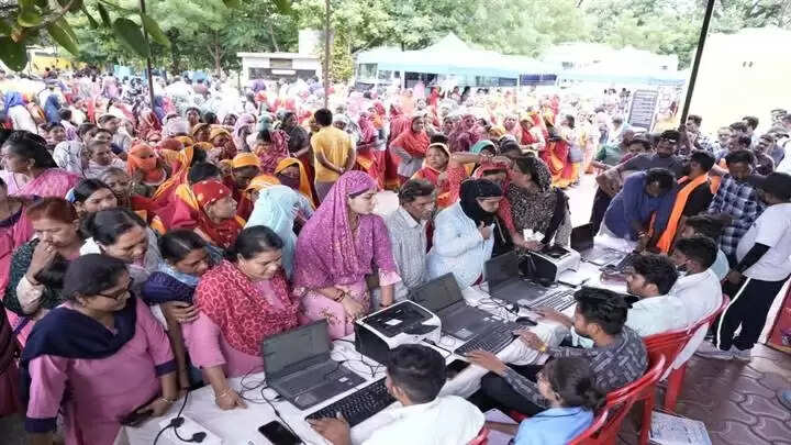 इंदौरः प्रीवेंटिव हेल्थ केयर शिविर में आधुनिक मशीनों से किया गया 1225 लोगों का स्वास्थ्य परीक्षण