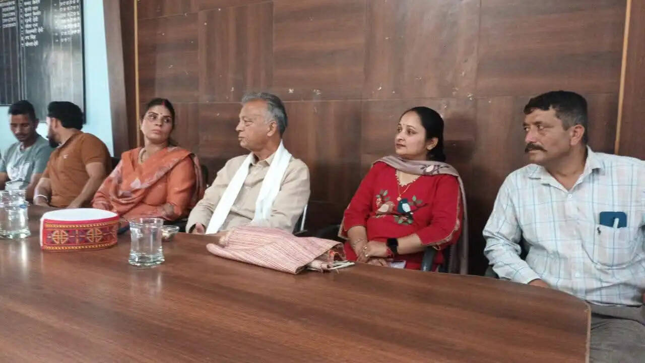 कसान नलवाड़ मेले से पूर्व पेयजल किललत और सड़कों की दशा को सुधारा जाएगा: अनिल शर्मा