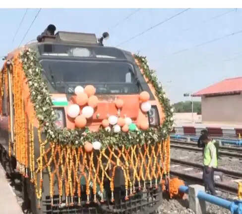 अयोध्या–मुंबई अमृत भारत एक्सप्रेस : सस्ती, तेज और सुविधाजनक यात्रा से आम लोगों को राहत