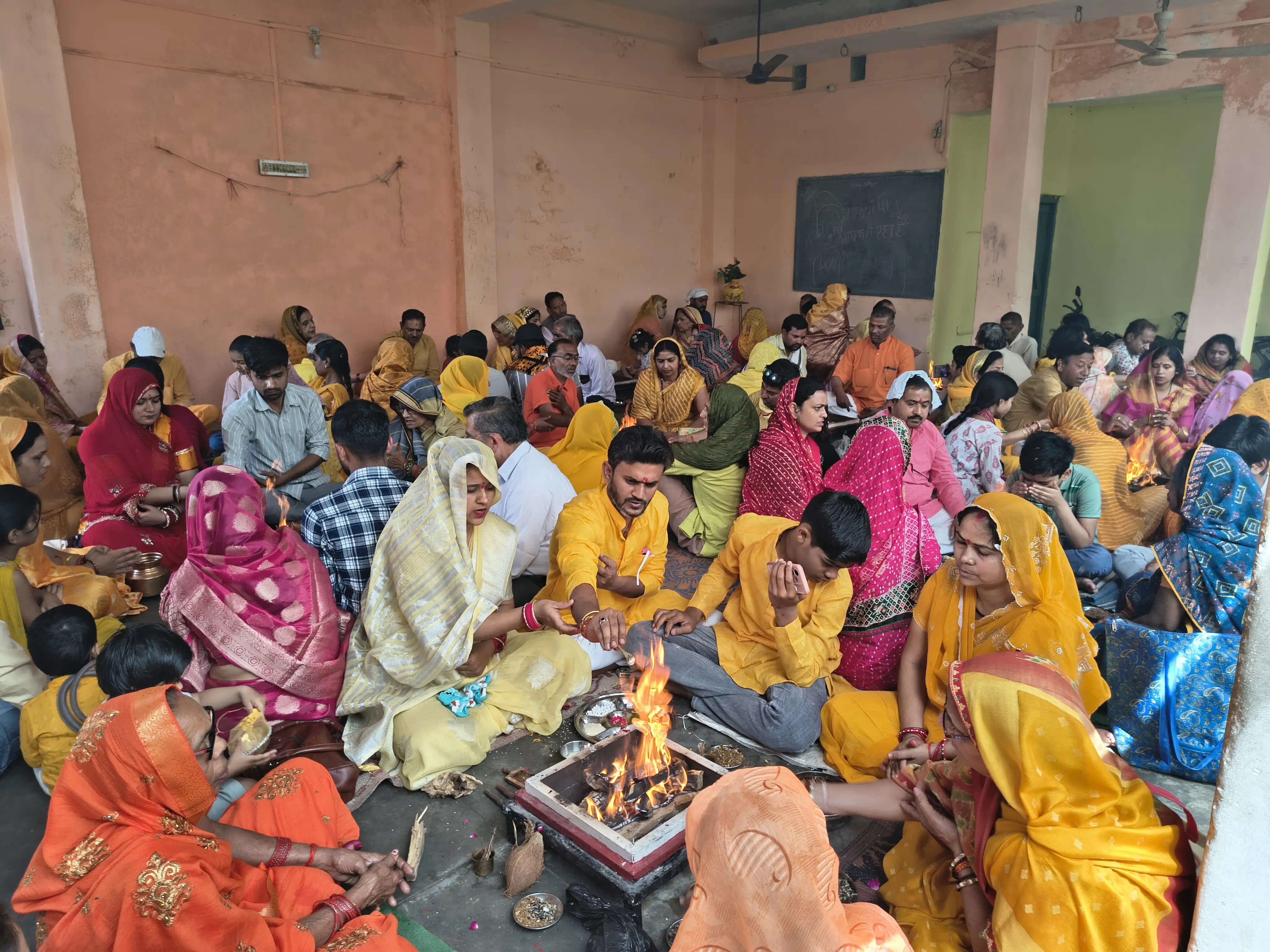 24 कुण्डीय गायत्री महायज्ञ में हुई विश्व कल्याण की कामना