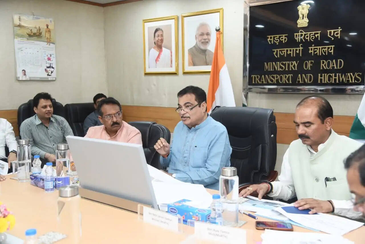 गडकरी ने राजस्थान के 10,064 किमी राष्ट्रीय राजमार्गों की गुणवत्ता, रखरखाव की समीक्षा की