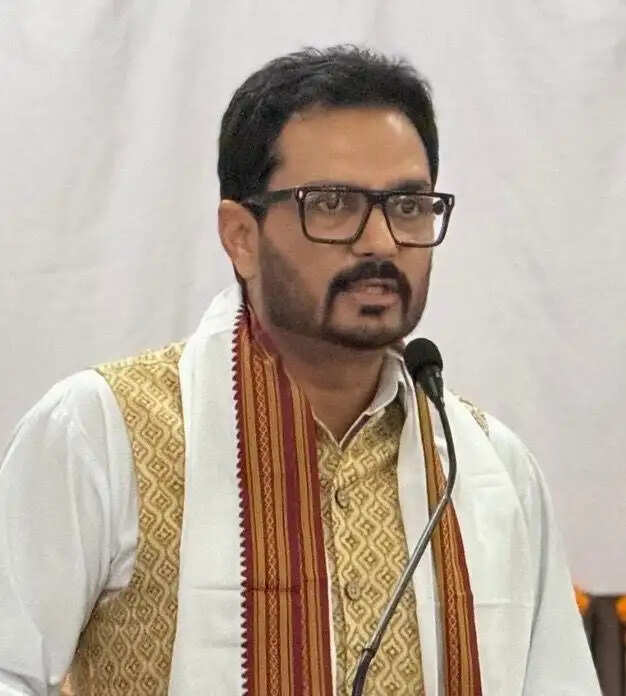 ट्रांसफर पॉलिसी पर घमासान-बीजेपी ने प्रशासनिक फेरबदल पर उठाए सवाल