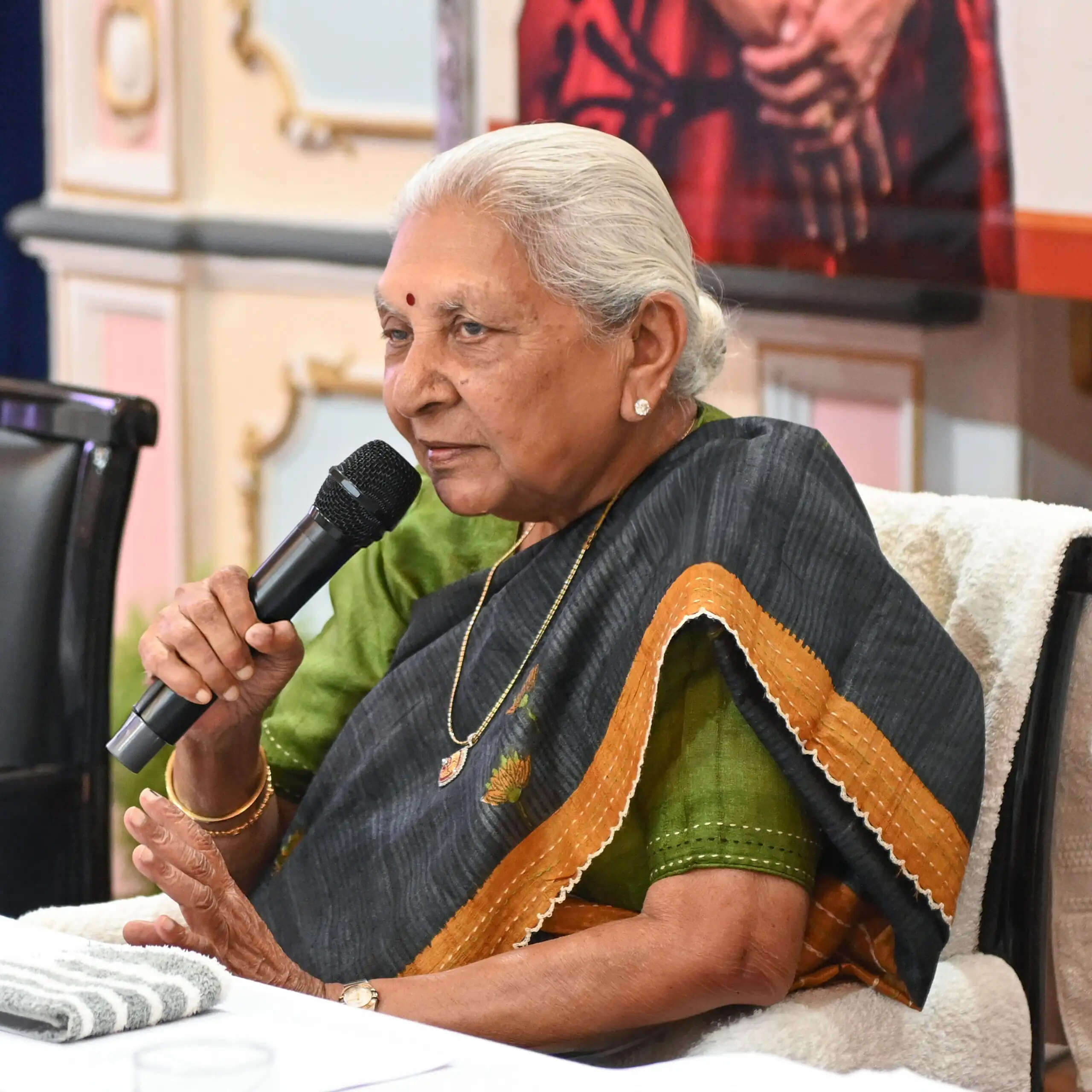 विश्वविद्यालयों को अपने कार्यों के ठोस परिणाम समाज के समक्ष प्रस्तुत करने चाहिए : राज्यपाल