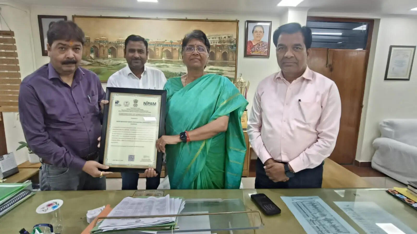 बौद्धिक संपदा अधिकारों पर जागरूकता कार्यक्रम के लिये कुलपति काे मिला प्रशस्ति पत्र