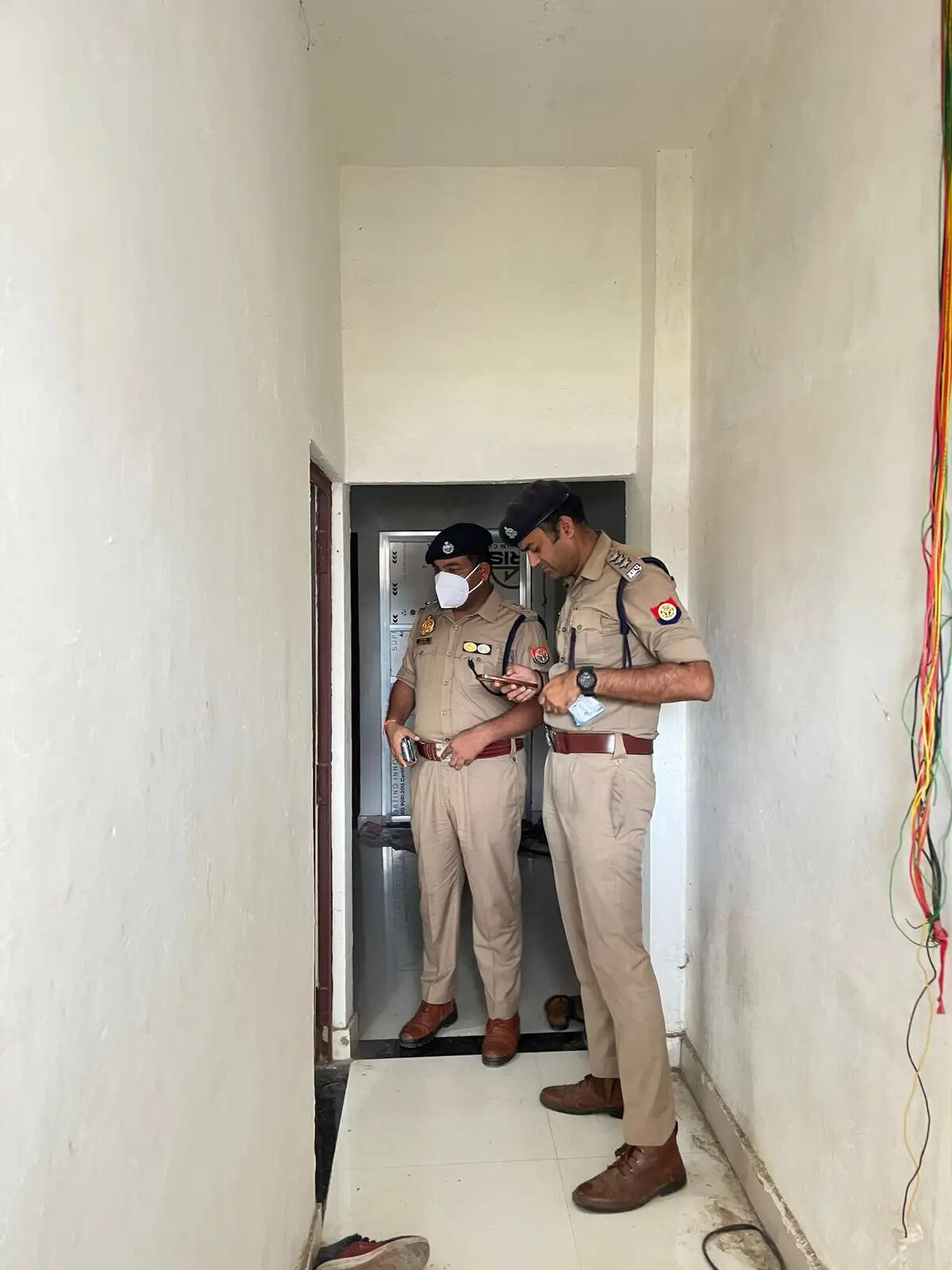 (संशोधित) वाराणसी में दो युवकों के शव मिले, फोरेंसिक टीम के साथ जांच में जुटी पुलिस