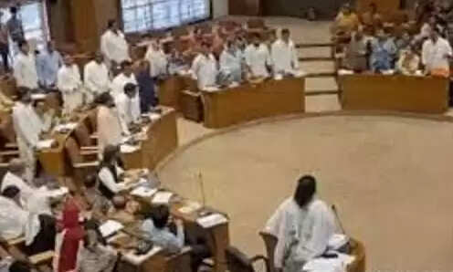 भोपाल नगर निगम में ‘नारी शक्ति वंदन’ पर विशेष सम्मेलन, प्रस्ताव सर्वसम्मति से पारित, विपक्ष की आधी मौजूदगी