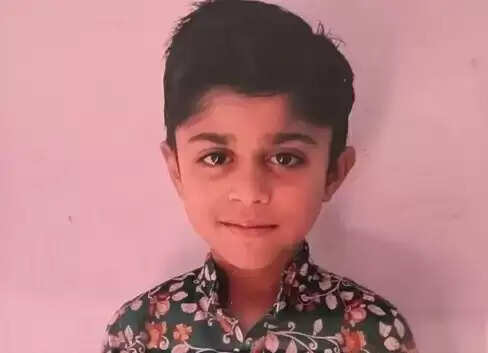 स्कूल में हैंडबॉल पोल गिरने से 8 वर्षीय छात्र की मौत, परिवार में मातम