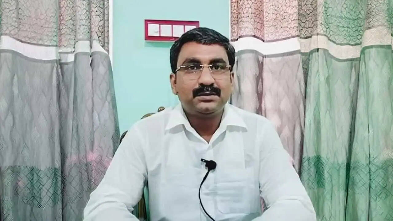 तृणमूल पंचायत प्रधान का शव घर में फंदे से लटका मिला, भ्रष्टाचार के आरोपों के बीच मौत से सनसनी