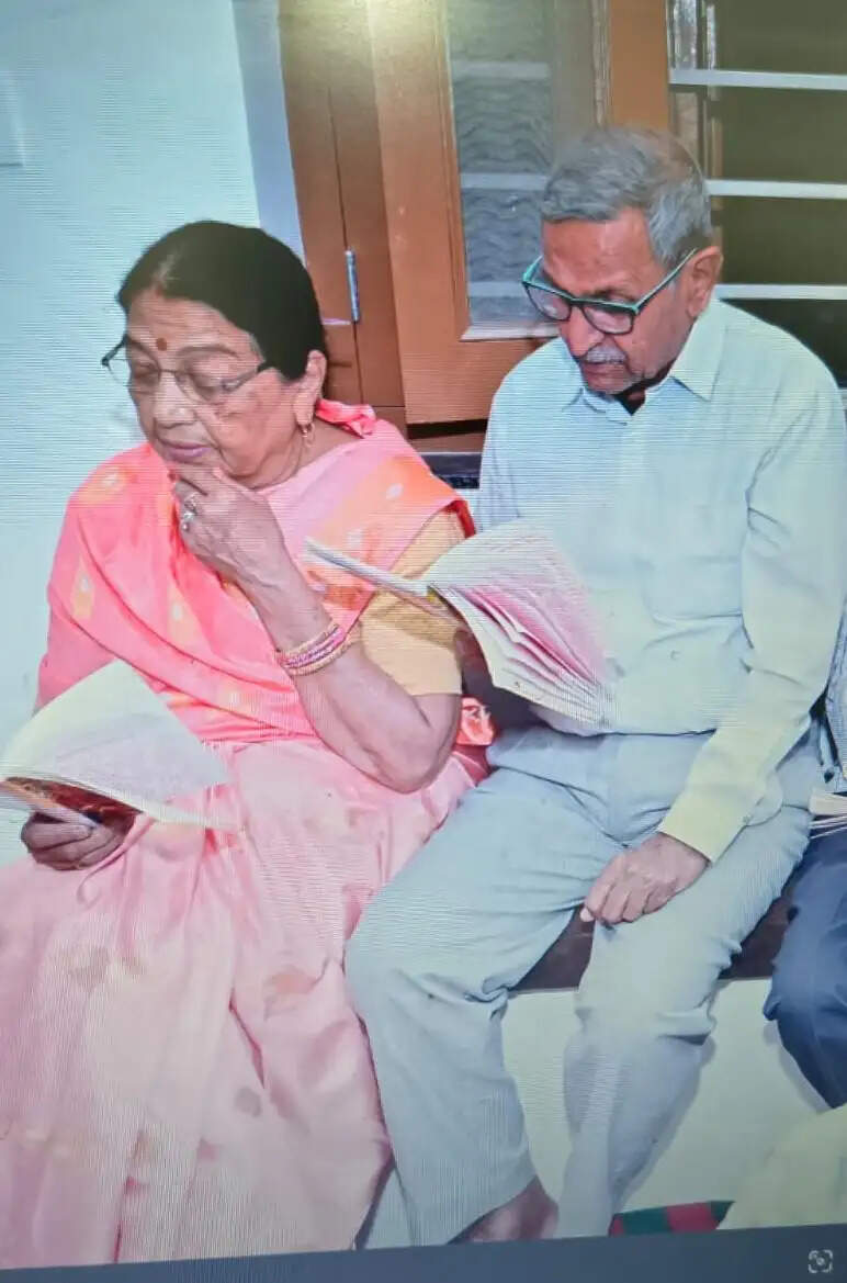 घरेलू नौकरानी ने ही बेटी और उसके मंगेतर के साथ मिलकर कर दी बुर्जुग शिक्षक दम्पति की हत्या