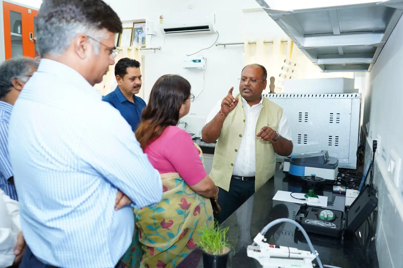 पादप विज्ञान अनुसंधान को नई दिशा: अत्याधुनिक प्रकाश संश्लेषण प्रयोगशाला का उद्घाटन