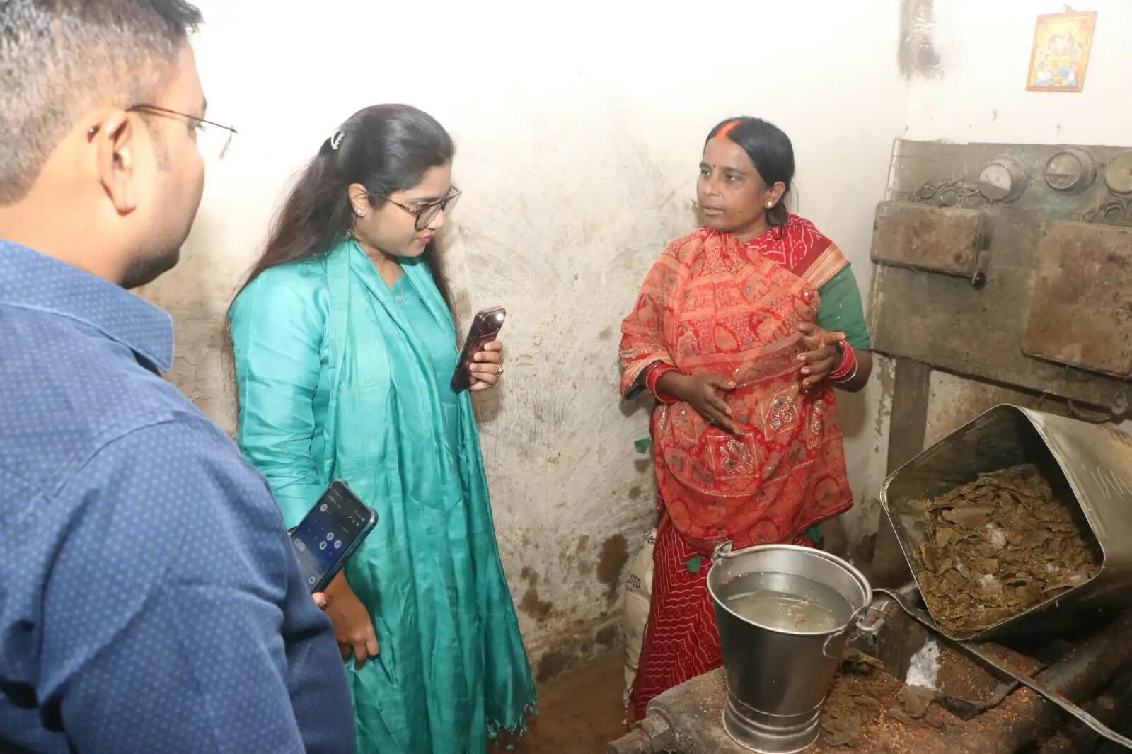 महिला स्व-सहायता समूह की बसंती राजवाड़े कमा रहीं 32 हजार रुपये महीने, कलेक्टर ने की सराहना